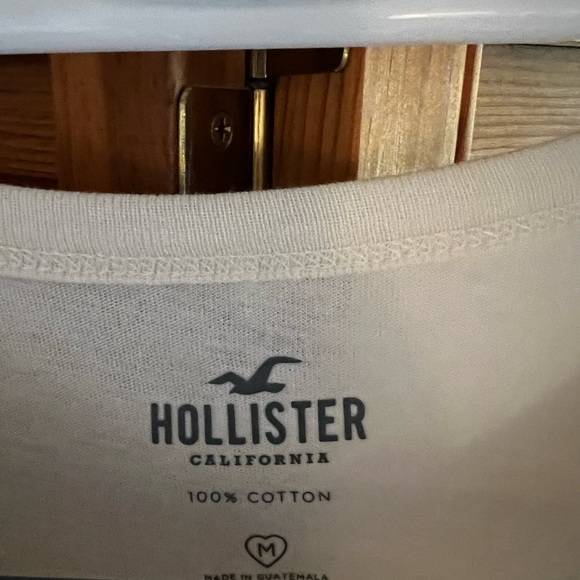 Hollister Graphic Baby Tee - Picture 2 of 3